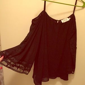 VAVA b Joy Han open shoulder top