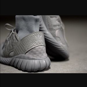 Adidas Tubular Doom