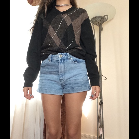 ❌SOLD❌ Vintage Black Sweater - Picture 2 of 4