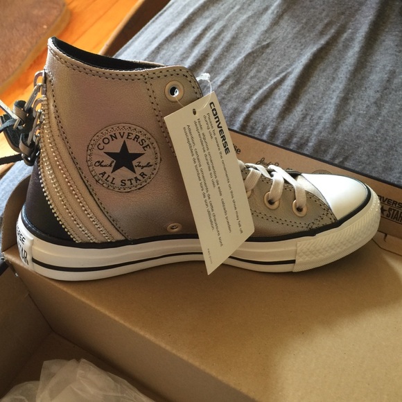 Brand New in box w/ tags women's converse