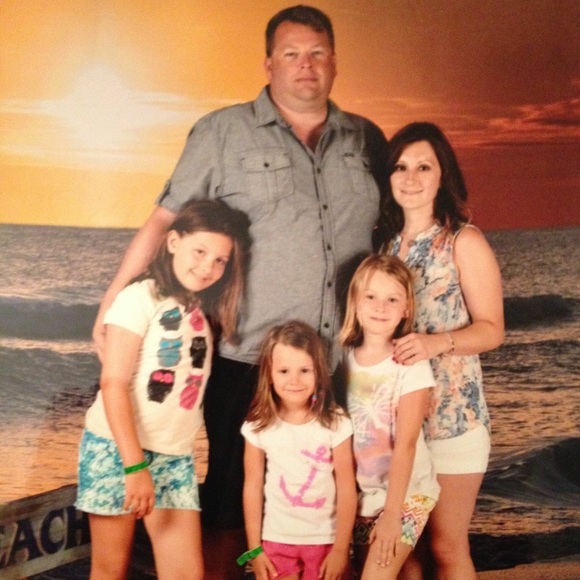 Hello everyone!  Glad you stopped by my closet🌟❤️ - Picture 7 of 7