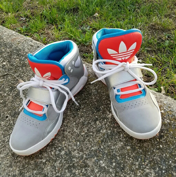 Adidas Shoes - FLASH SALE!!!! Women Adidas shoes