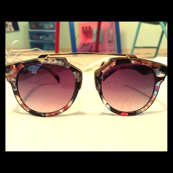 Floral print sunglasses