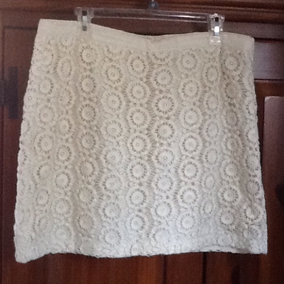 Gap skirt