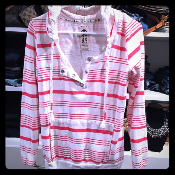 Roxy sweatshirt. Size Medium