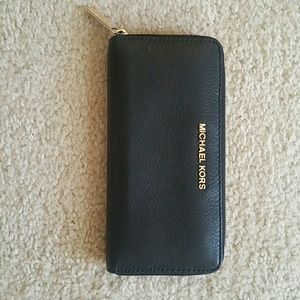 Black leather Michael Kors wallet