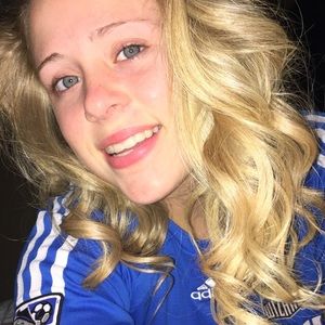 Meet your Posher, Olivia