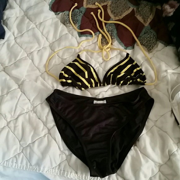 Bumblebee colored bathing suit