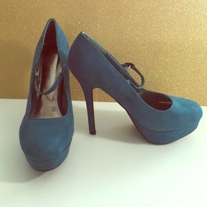 Dive lounge strap heels
