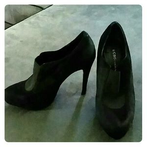 BCBGeneration Black heels