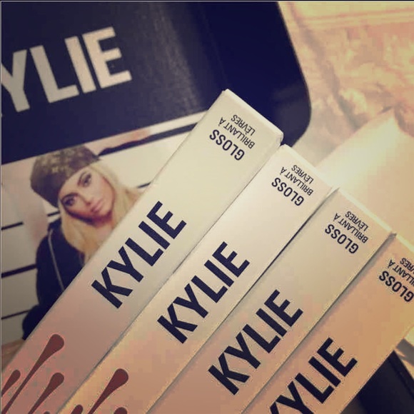 Kylie Lip Gloss - Picture 1 of 3