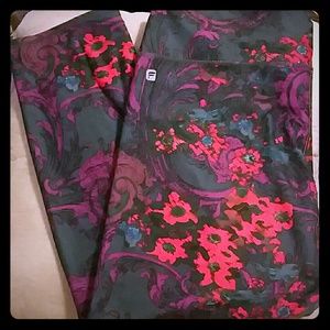 Salar Workout Capris