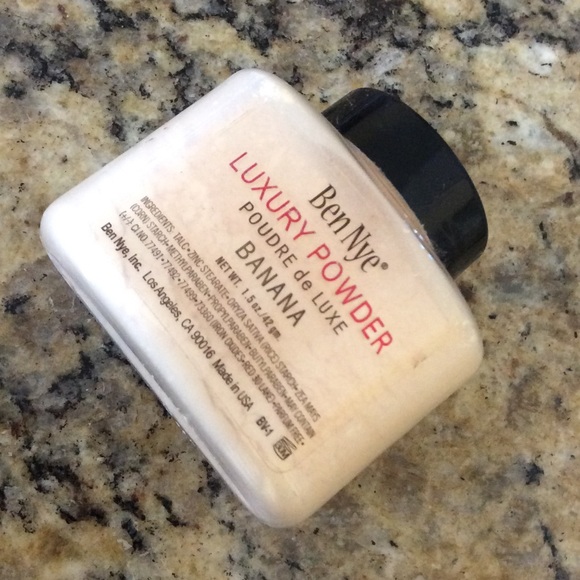 Other - Ben Nye luxury powder...banana