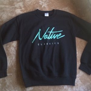 black crew neck sweatshirt