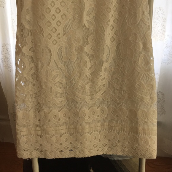 Ivory Lace Shift Dress - Picture 2 of 3