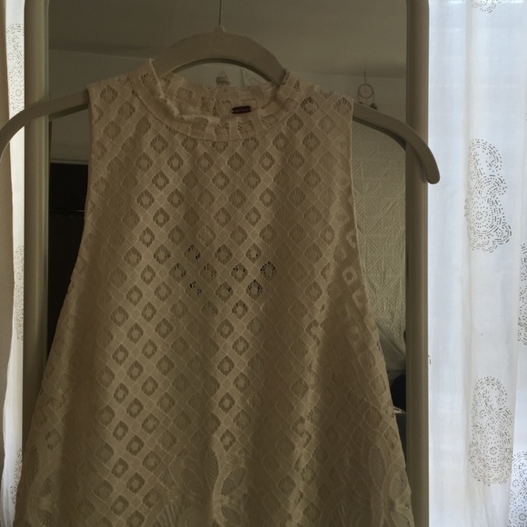 Ivory Lace Shift Dress - Picture 3 of 3