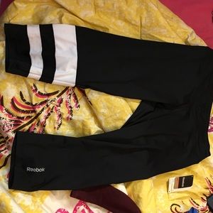 Never worn cropped reebok leggings