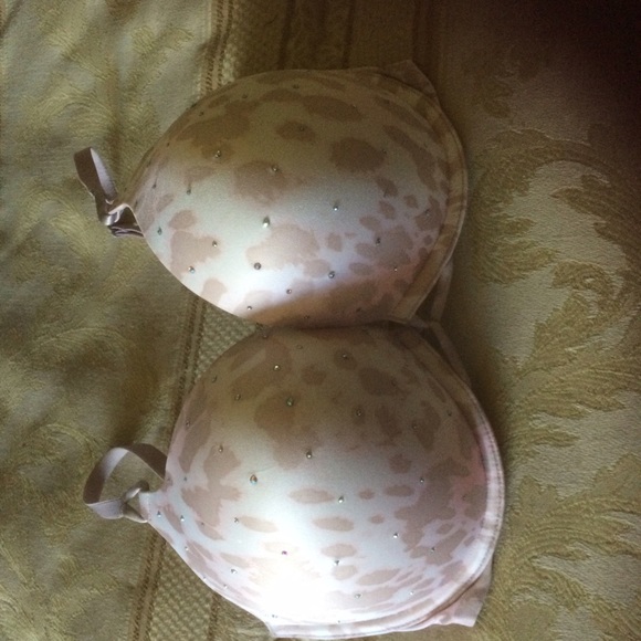 Victoria secret miraculous bombshell bra
