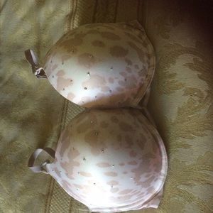 Victoria secret miraculous bombshell bra