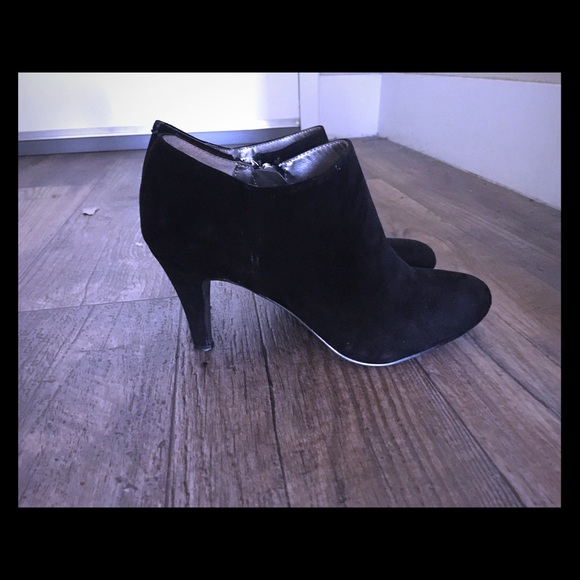Cathy Jean black booties
