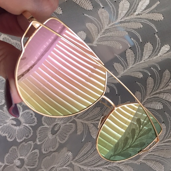 🏆HOST PICK🏆Rose-Pistachio Cross Wire Sunglasses - Picture 4 of 4