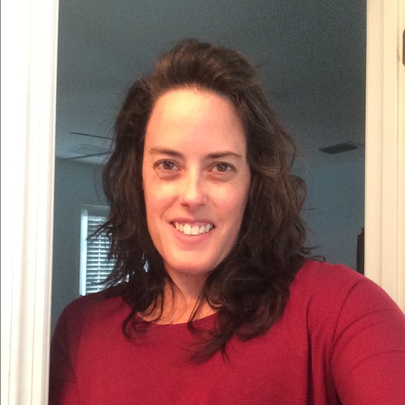 Meet your Posher, Jenn - Picture 1 of 1