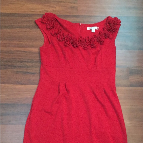 Sz 4 Red fun and festive dress with rosette detail