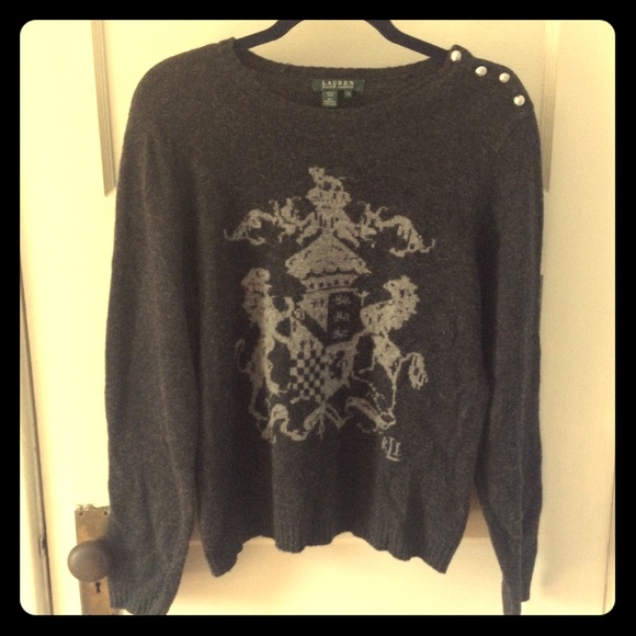 Ralph Lauren sweater. Size XL.