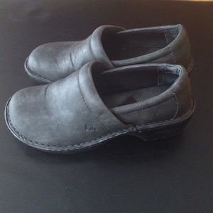 Gray shoes  b.o.c. by Born💥SALE - 25%off 3  items