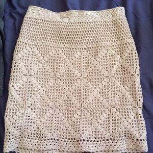 Creamy pencil skirt.