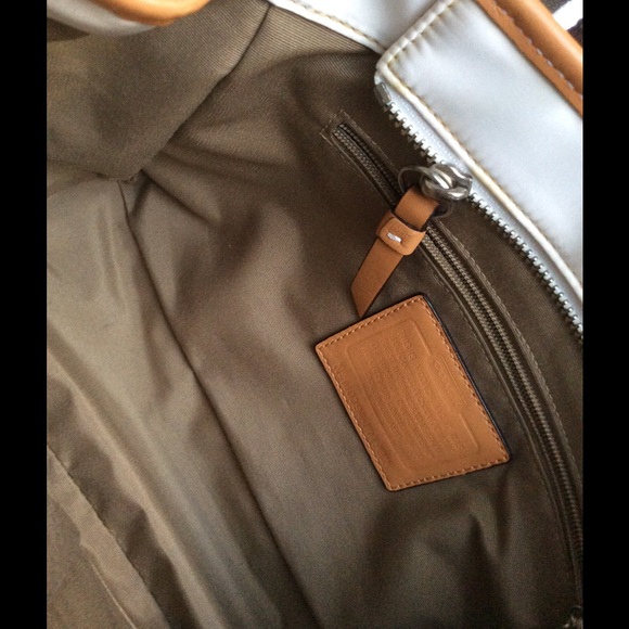 Coach purse - Picture 4 of 4
