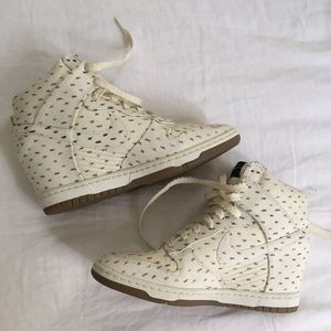 Nike Women Dunk Sky Hi Wedge Sneaker - Size 8