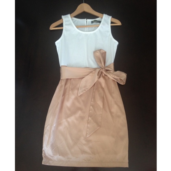 Gamiss Dresses & Skirts - 🔴MARKDOWN🔴 White and Silky Gold Evening Dress