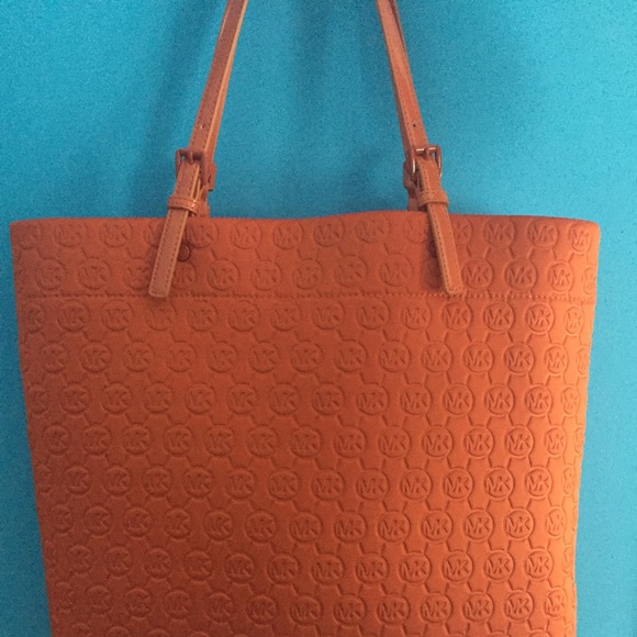 MK Purse - Picture 2 of 4