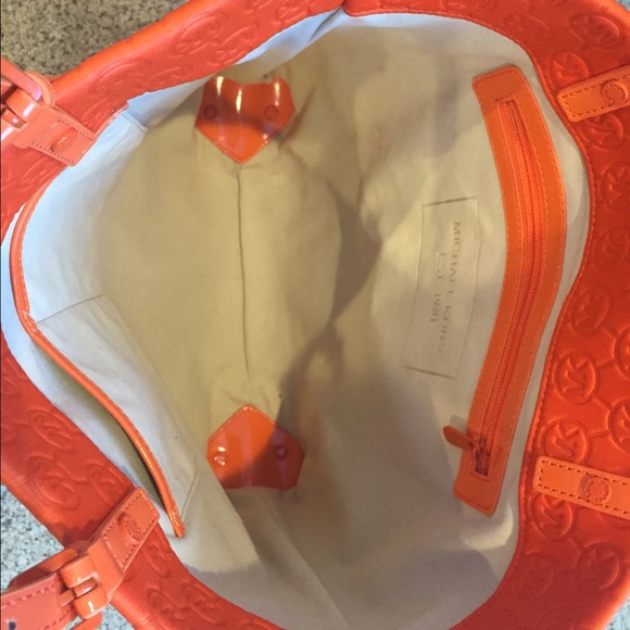 MK Purse - Picture 4 of 4