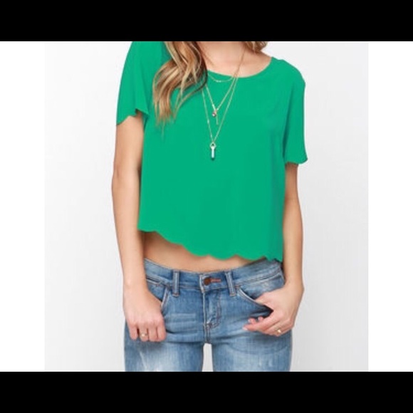Green scalloped crop top