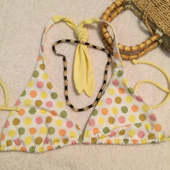 $5.  VICTORIA SECRET BIKINI TOP 🌺🌺