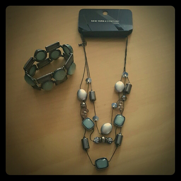 Adorable necklace and bracelet/bangle set!! - Picture 1 of 4