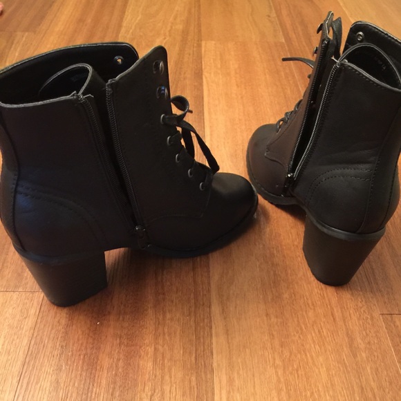 Bethany Mota boots - size 9 EUC