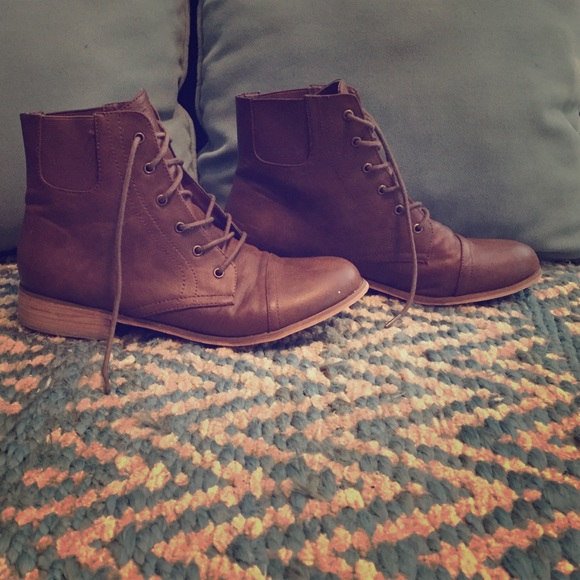 Urban outfitter boots