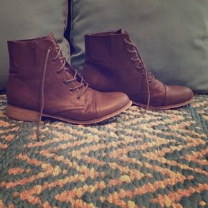 Urban outfitter boots