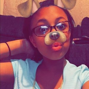 Meet your Posher, Alexis