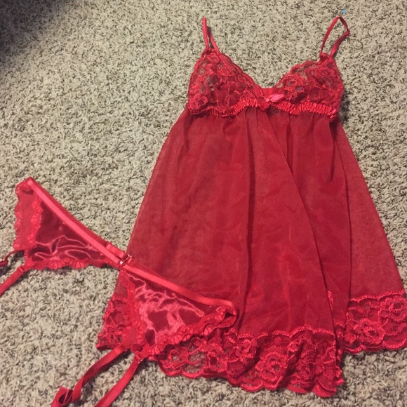 NWOT Fredericks of Hollywood Red lace lingerie set
