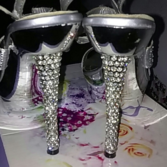 Shoes Heels - Picture 3 of 4