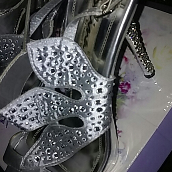 Shoes Heels - Picture 4 of 4