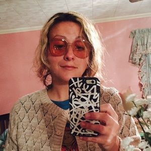 Meet your Posher, Julia