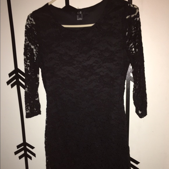 Black longsleeved lace dress