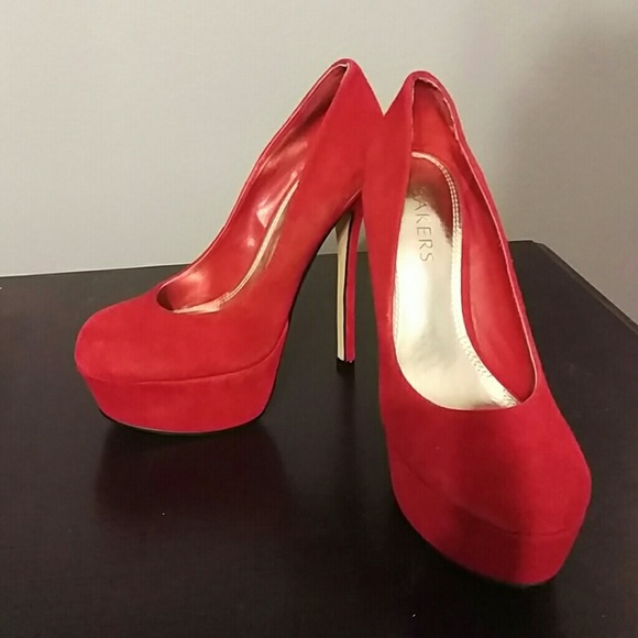 Red pumps