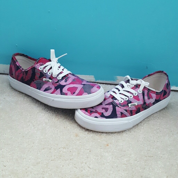 Vans Shoes - Vans shoes heart printed