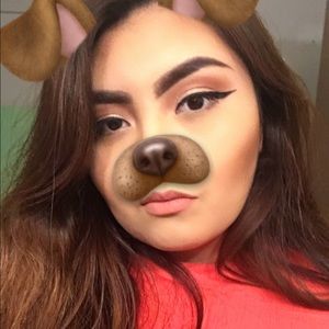 Meet your Posher, Carolina